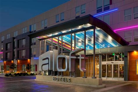 aloft savannah ga airport.